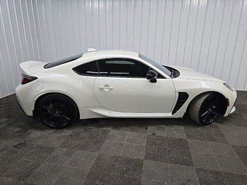 Used 2023 Toyota GR86 Premium w/ ALL Weather Mat Package (TMS) RWD image 2