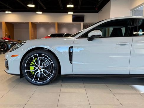 Used 2021 Porsche Panamera 4S w/ Premium Package image 9