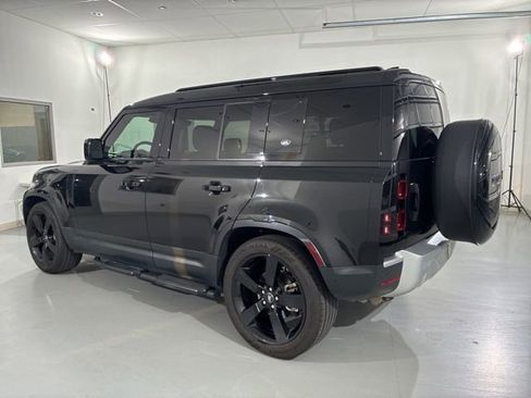 Used 2024 Land Rover Defender 110 S image 8