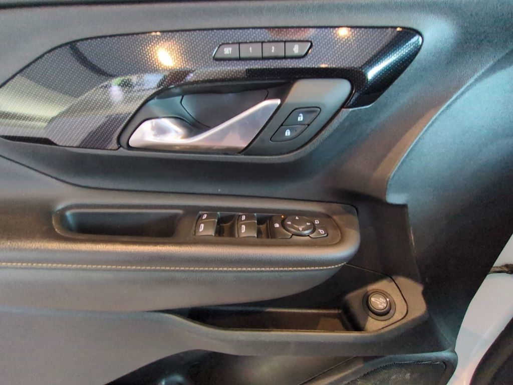 Used 2022 GMC Terrain AT4 w/ Infotainment Package II AWD/4WD image 10