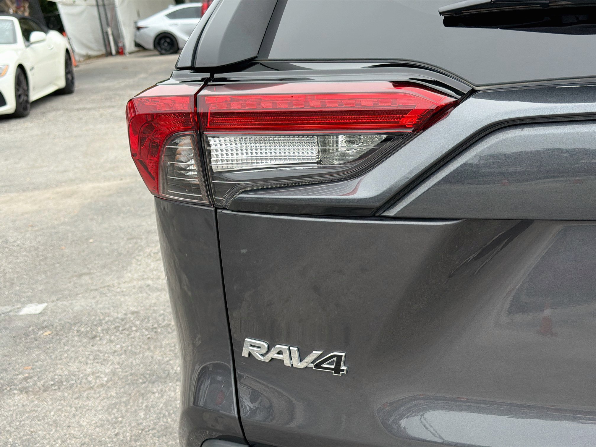 Used 2023 Toyota RAV4 XLE Premium FWD image 10