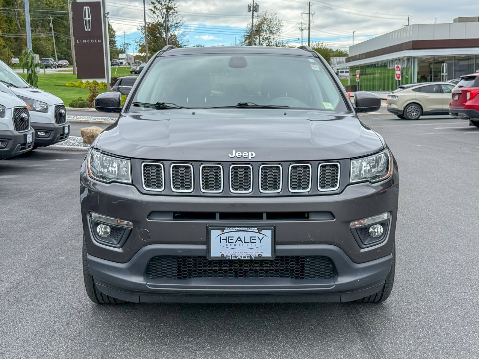 Used 2018 Jeep Compass Latitude w/ Popular Equipment Group AWD/4WD image 2