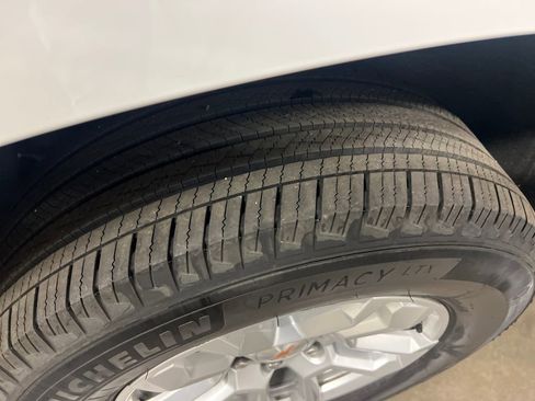 Certified 2025 Chevrolet Tahoe LT image 11