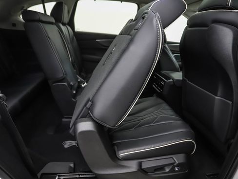 Used 2025 Acura MDX w/ Advance Package image 30