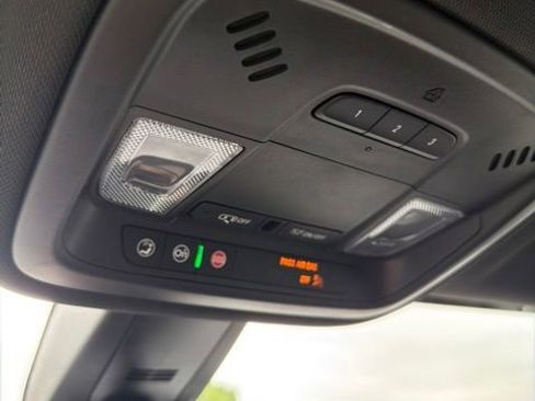 Used 2023 Chevrolet Traverse LT w/ Rear Camera Mirror Package AWD/4WD image 24
