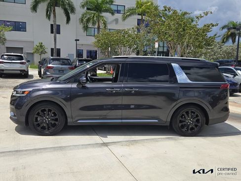 Certified 2022 Kia Carnival SX Prestige FWD image 3