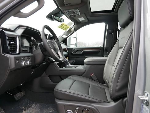 New 2026 GMC Sierra 3500 Denali w/ Denali Reserve Package AWD/4WD image 6