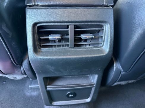 Used 2024 Ford Edge SEL image 27