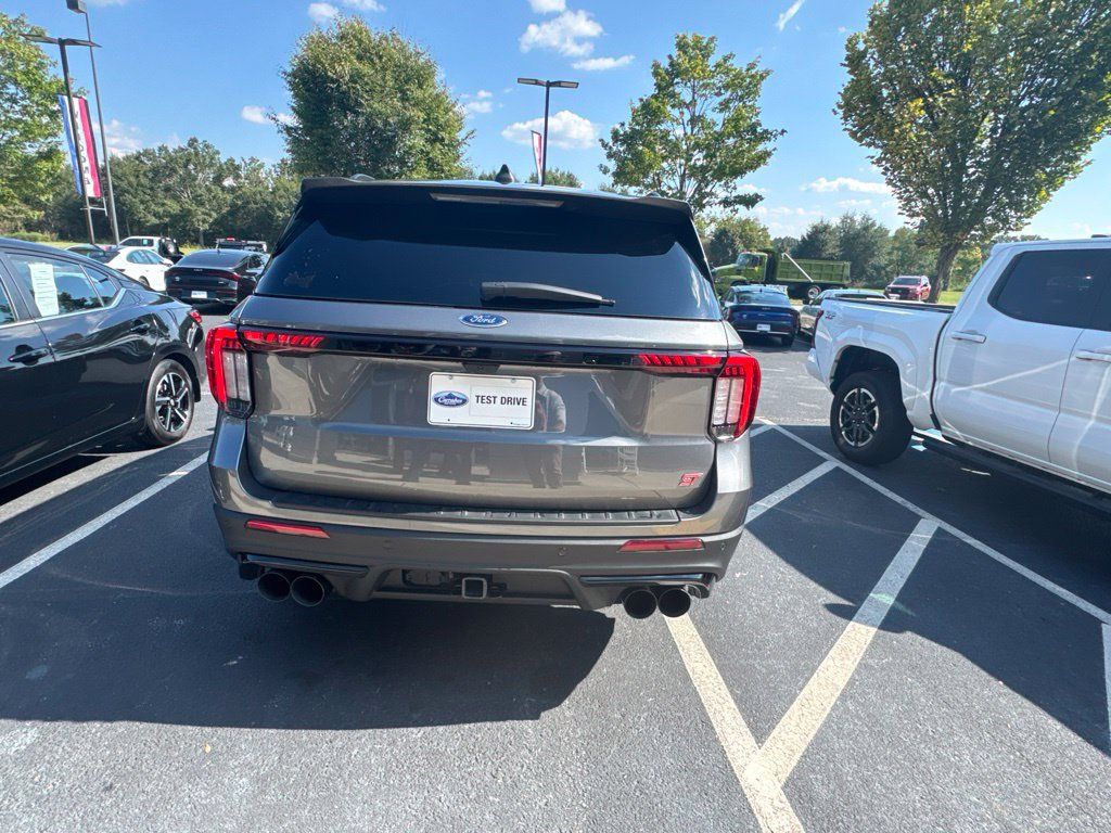 Used 2025 Ford Explorer ST w/ Sun And Sound Package AWD/4WD image 5