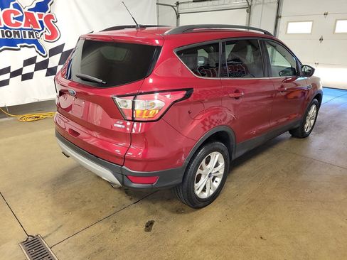 Used 2018 Ford Escape SE image 4