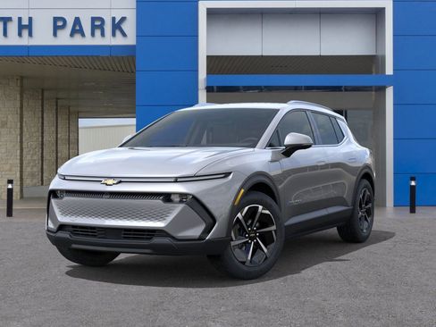 New 2026 Chevrolet Equinox EV LT image 6