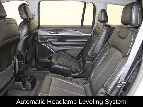 Used 2021 Jeep Grand Cherokee L Limited w/ Luxury Tech Group II image 13