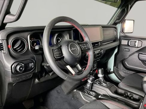 Used 2024 Jeep Wrangler Unlimited Rubicon w/ Technology Group AWD/4WD image 16