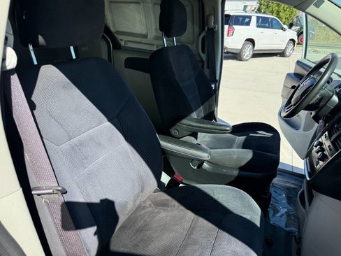 Used 2014 RAM C/V Tradesman image 18