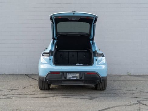 Certified 2025 Porsche Macan Electric image 14