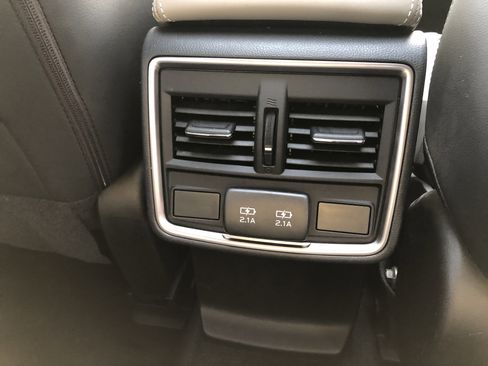 Used 2019 Subaru Forester Limited w/ Popular Package #3 image 39