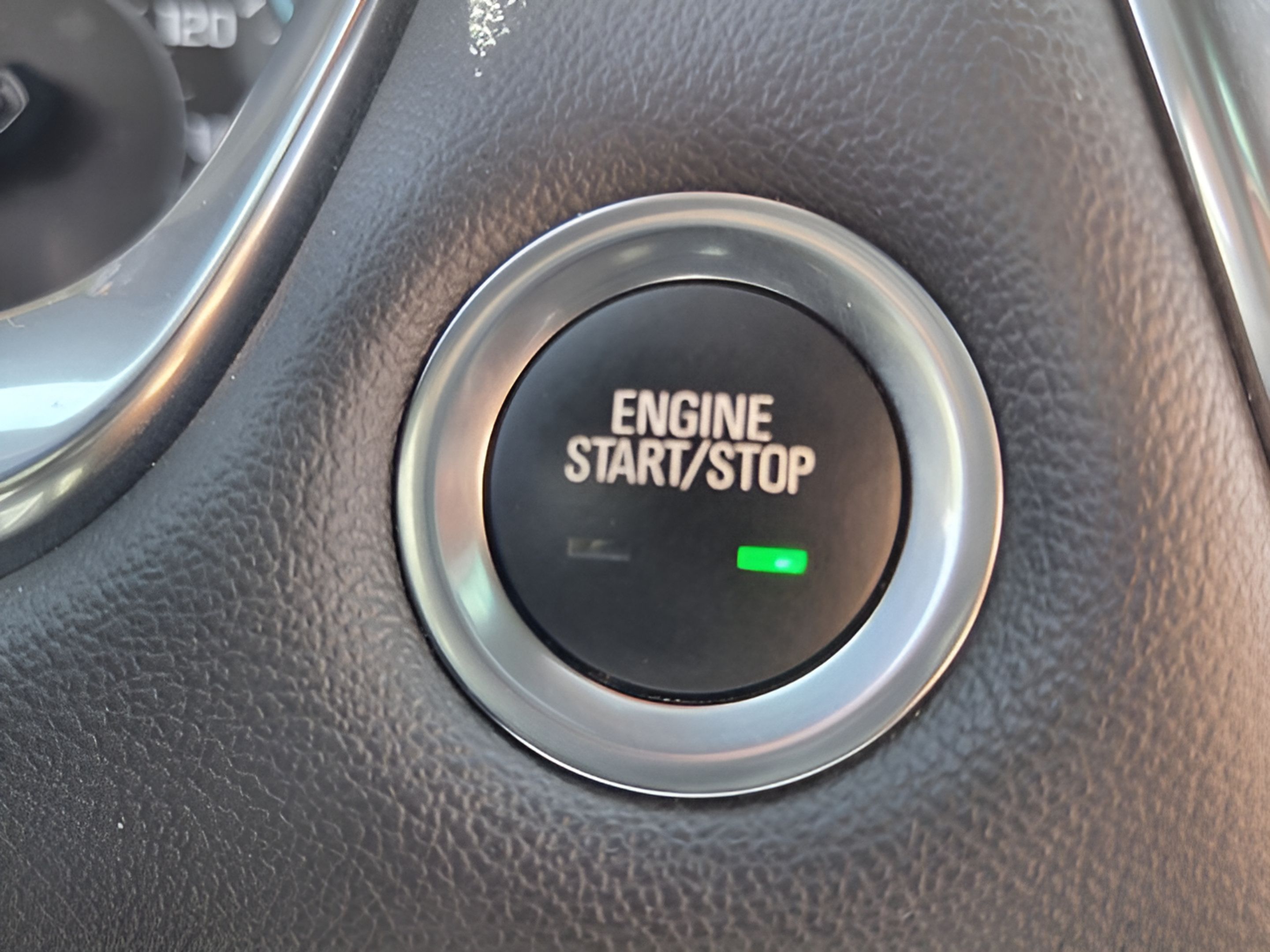 Used 2023 Chevrolet Traverse RS FWD image 22