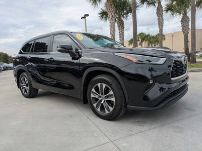 Used 2023 Toyota Highlander XLE