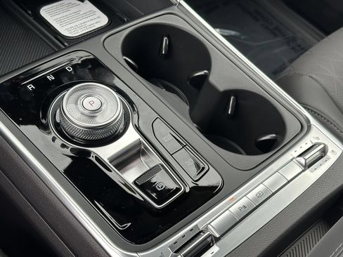 New 2026 Kia Carnival SX w/ SX Dark Edition Package FWD image 18