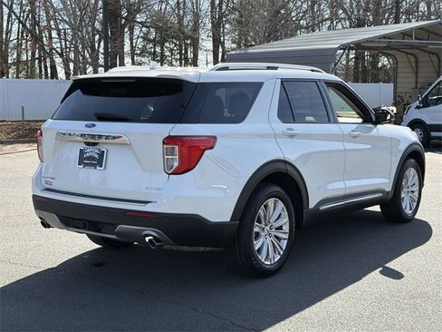 Used 2022 Ford Explorer Limited w/ Limited Technology Package image 12