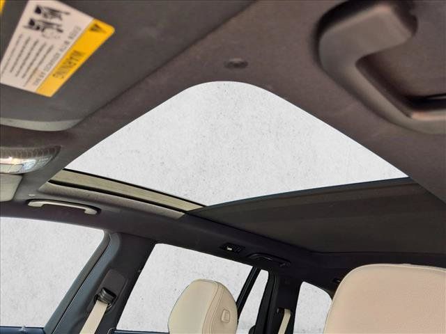 Used 2025 Mercedes-Benz GLS 450 4MATIC image 11