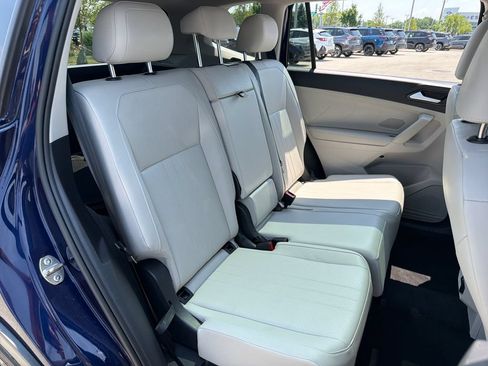 Certified 2023 Volkswagen Tiguan SE w/ Panoramic Sunroof Package AWD/4WD image 24