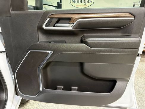 Used 2024 Chevrolet Silverado 2500 LT w/ Convenience Package AWD/4WD image 38