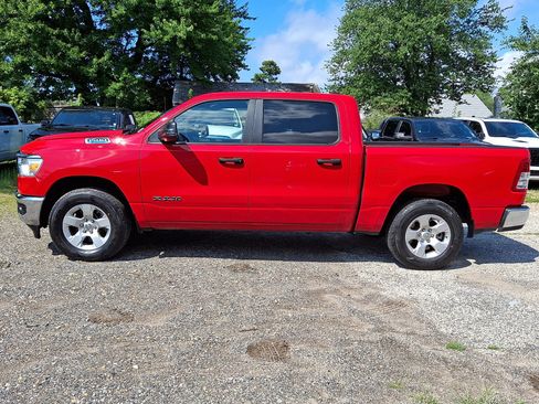 Used 2024 RAM 1500 Big Horn AWD/4WD image 2