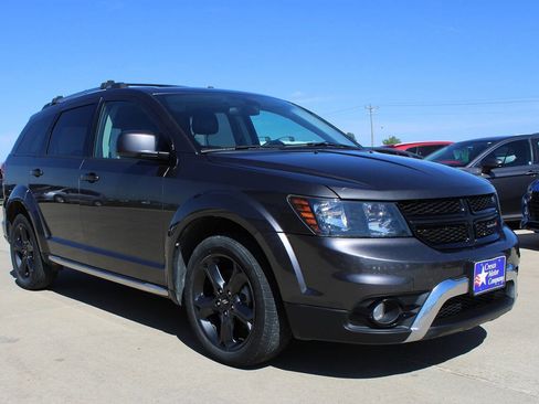 Used 2018 Dodge Journey Crossroad w/ Rear Seat Video Group AWD/4WD image 3