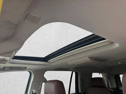 Used 2018 Chevrolet Tahoe Premier image 16