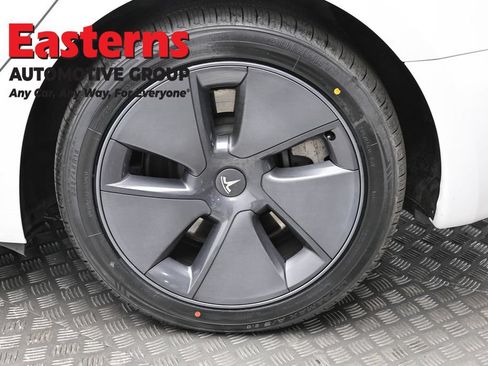 Used 2023 Tesla Model 3 Standard Range RWD image 8