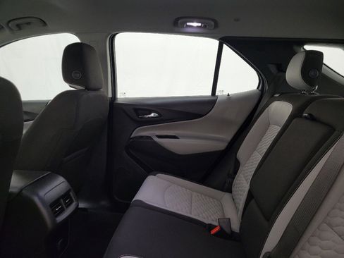 Used 2018 Chevrolet Equinox LS image 18