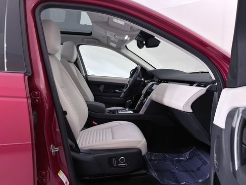 Used 2022 Land Rover Discovery Sport SE image 25