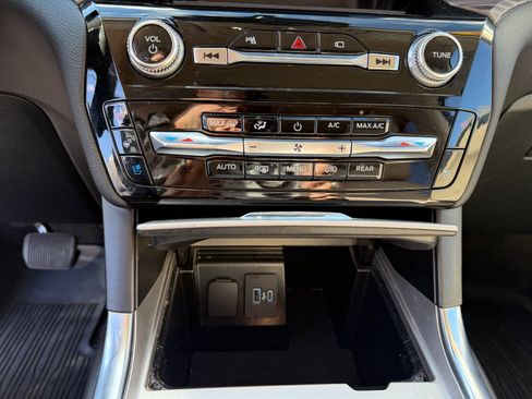 Used 2022 Ford Explorer Limited w/ Hybrid Equipment Group 310A image 15