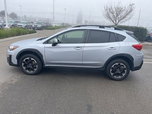 Used 2021 Subaru Crosstrek 2.0i Premium w/ Moonroof Package image 8