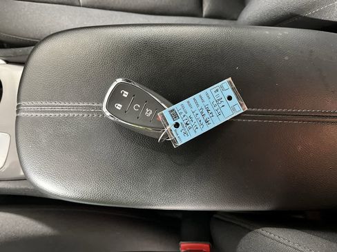 Used 2024 Chevrolet Malibu LT FWD image 23