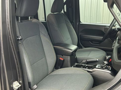 Used 2024 Jeep Gladiator Willys image 35