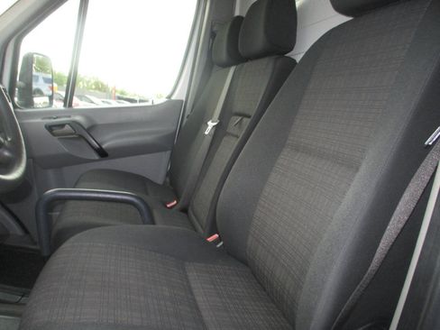 Used 2016 Freightliner Sprinter 3500 RWD image 17