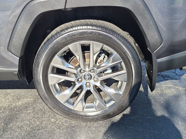 Certified 2021 Toyota RAV4 XLE Premium AWD/4WD image 8