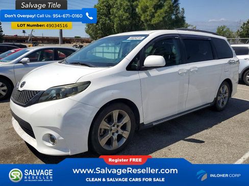 Used 2011 Toyota Sienna SE w/ Preferred Pkg image 1