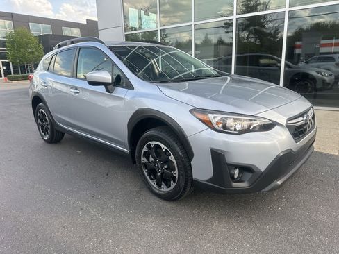 Used 2022 Subaru Crosstrek 2.0i Premium w/ Moonroof Package image 3