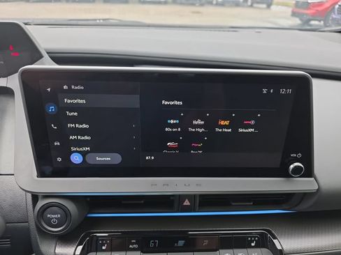 Used 2025 Toyota Prius FWD image 22