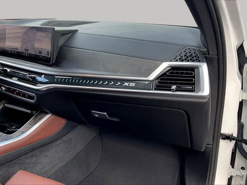 Used 2025 BMW X5 xDrive40i w/ Premium Package AWD/4WD image 18
