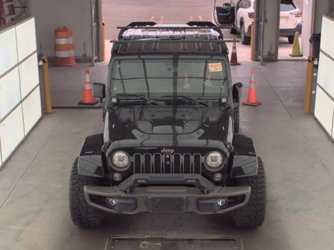 Used 2017 Jeep Wrangler Unlimited Sahara AWD/4WD image 2