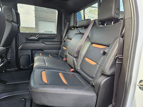 Used 2024 GMC Sierra 2500 AT4 w/ Technology Package AWD/4WD image 28