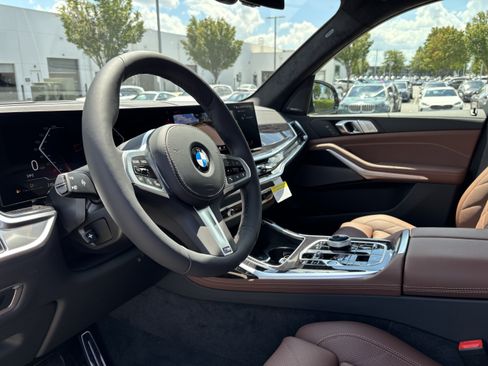 New 2027 BMW X7 xDrive40i w/ M Sport Package AWD/4WD image 16