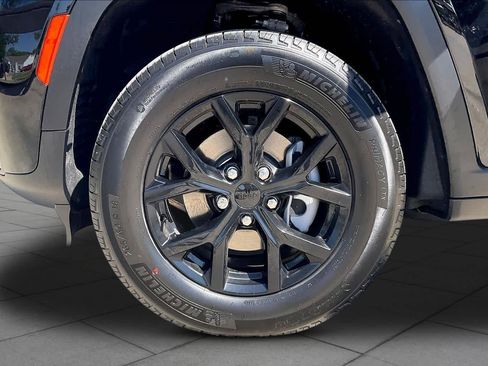 New 2026 Jeep Grand Cherokee Altitude AWD/4WD image 11
