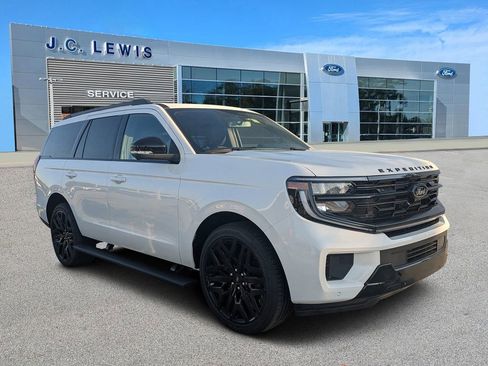 New 2026 Ford Expedition Platinum AWD/4WD image 1