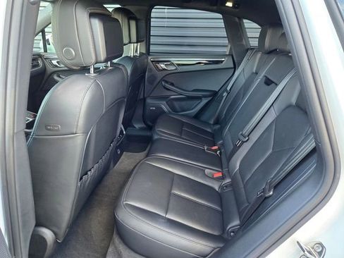 Used 2025 Porsche Macan image 18