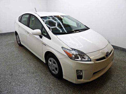 Used 2010 Toyota Prius Five image 3